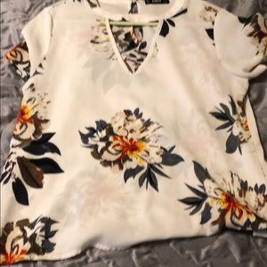 Floral short sleeve blouse